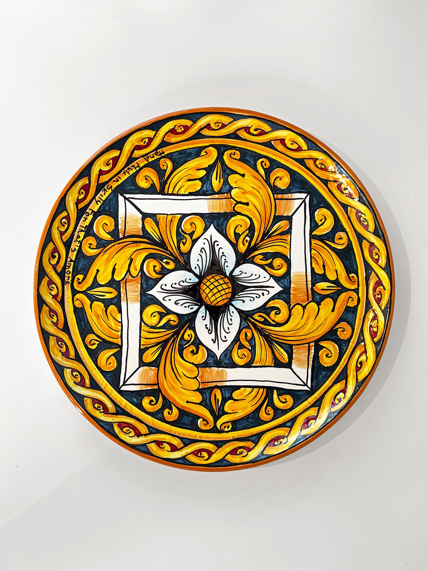 Decorative Round Plate